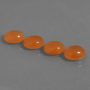 7.92カラットの天然オレンジカーネリアン（9.2×7.2 mm・オーバルカット）