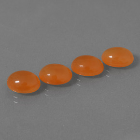 7.92カラットの天然オレンジカーネリアン（9.2×7.2 mm・オーバルカット）