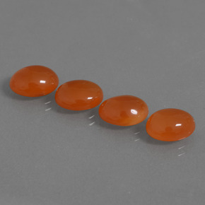 9.90カラットの天然オレンジカーネリアン（9.7×8.1 mm・オーバルカット）