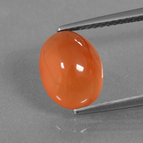 2.76カラットの天然オレンジカーネリアン（10.1×7.9 mm・オーバルカット）