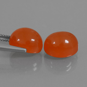 カラットの天然オレンジカーネリアン（11.1×9.1 mm・オーバルカット）