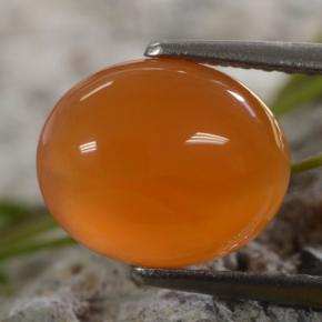 2.56カラットの天然オレンジカーネリアン（10×8 mm・オーバルカット）
