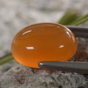 2.56カラットの天然オレンジカーネリアン（10×8 mm・オーバルカット）