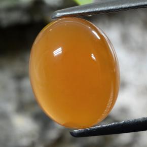 2.63カラットの天然アプリコットオレンジカーネリアン、オーバルカット、半透明