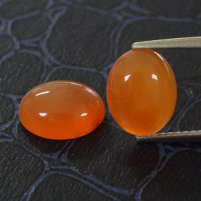 4.94カラットの天然赤みがかったオレンジカーネリアン（10.1×8.1 mm・オーバルカット）