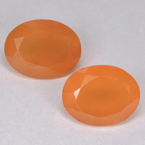 3.57カラットの天然濃いオレンジカーネリアン（9×7.1 mm・オーバルカット）