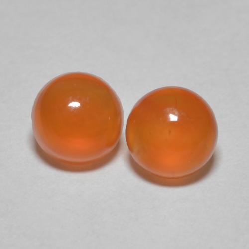 0.95カラットの天然ミディアムオレンジカーネリアン（4.98 mm・ラウンドカット）