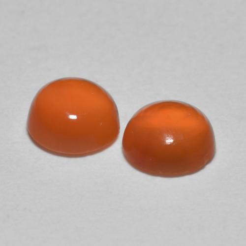 0.95カラットの天然ミディアムオレンジカーネリアン（4.98 mm・ラウンドカット）