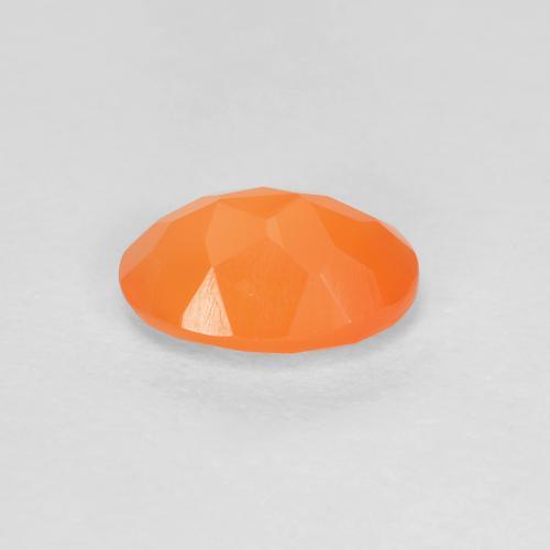 0.74カラットの天然ミディアムオレンジカーネリアン（7.1×5.1 mm・オーバルカット）