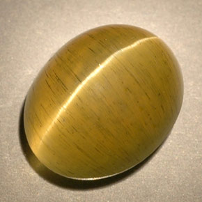 3.77カラットの天然イエローグリーンアパタイトキャッツアイ、透明、透明/半透明