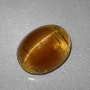 3.32カラットの天然ハニーCat's Eye Apatite（9.3×7.2 mm・オーバルカット）