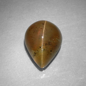 2.97カラットの天然ハニーCat's Eye Apatite（9.6×7.6 mm・洋梨の形）