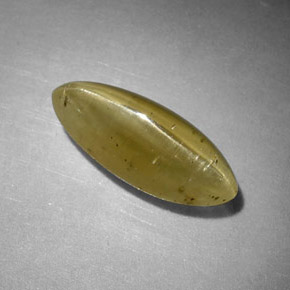 3.69カラットの天然イエローグリーンキャッツアイアパタイト、マーキーズ、半透明