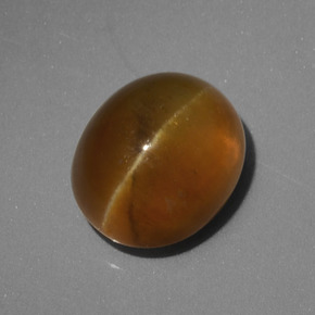 4.62カラットの天然ゴールデングリーンCat's Eye Apatite（9.9×8.3 mm・オーバルカット）