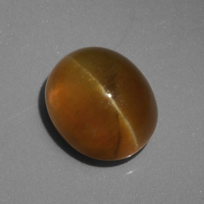 4.62カラットの天然ゴールデングリーンCat's Eye Apatite（9.9×8.3 mm・オーバルカット）