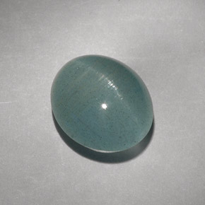 8.31カラットの天然青緑Cat's Eye Aquamarine（12.7×10.9 mm・透明）
