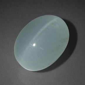 6.35カラットの天然青緑Cat's Eye Aquamarine（11.9×8.9 mm・透明）
