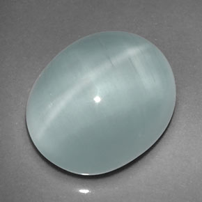 8.02カラットの天然青緑Cat's Eye Aquamarine（12.8×10.8 mm・透明）