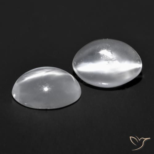 1.41カラットの天然ホワイトCat's Eye Moonstone（6.9×5.2 mm・オーバルカット）
