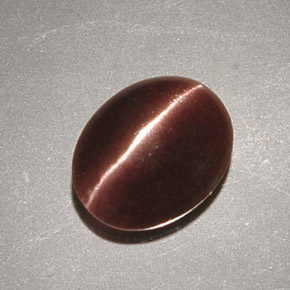 2.32カラットの天然ブラウンCat's Eye Scapolite（9.7×7.9 mm・オーバルカット）