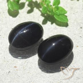 Shop natural 6.03ct ブラック キャッツアイスキャポライト gems, 楕円形, from マダガスカル at GemSelect. In stock, global shipping!