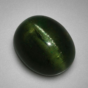 5.99カラットの天然ディープグリーンCat's Eye Tourmaline（12.2×10.1 mm・オーバルカット）