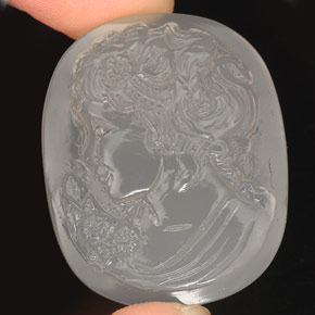 64.46カラットの天然ホワイトカルセドニー（31.4×25.8 mm・透明）