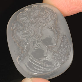 64.46カラットの天然ホワイトカルセドニー（31.4×25.8 mm・透明）