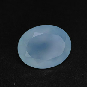 2.25カラットの天然ブルーカルセドニー（10.3×8.3 mm・透明）