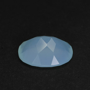 2.25カラットの天然ブルーカルセドニー（10.2×8.2 mm・透明）
