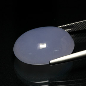 16.32カラットの天然ラベンダーブルーカルセドニー（19.2×15 mm・オーバルカット）