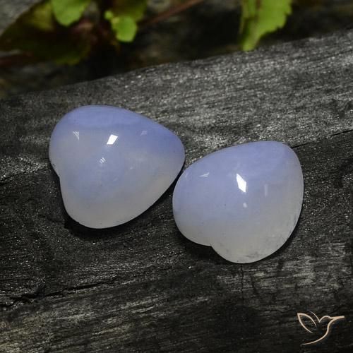Shop natural 13.37ct 薄いロイヤルバイオレット カルセドニー gems, 心臓, from ナミビア at GemSelect. In stock, global shipping!