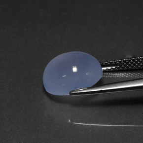 4.73カラットの天然ラベンダーブルーカルセドニー（11×9.1 mm・透明）