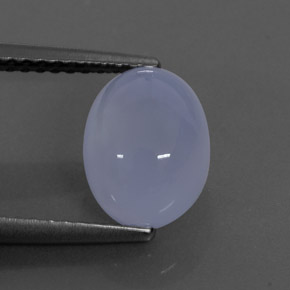 2.38カラットの天然ラベンダーブルーカルセドニー（9.1×7.1 mm・透明）