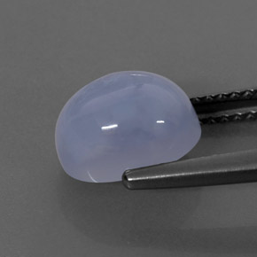 2.78カラットの天然ラベンダーブルーカルセドニー（9.1×7.1 mm・透明）