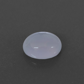 1.97カラットの天然ラベンダーブルーカルセドニー（8.8×6.9 mm・透明）