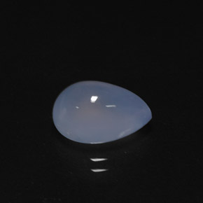 3.68カラットの天然ラベンダーブルーカルセドニー（11.9×8.1 mm・透明）