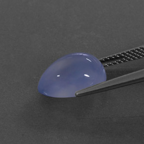 4.24カラットの天然ラベンダーブルーカルセドニー（11.9×8.1 mm・透明）
