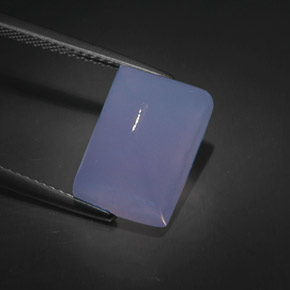9.63カラットの天然ラベンダーブルーカルセドニー（13.3×9.3 mm・透明）