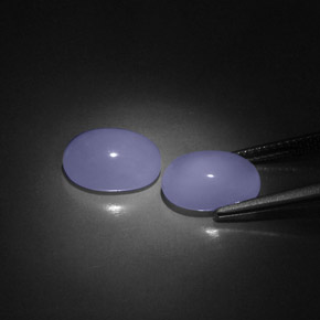 カラットの天然ラベンダーブルーカルセドニー（11.3×8.3 mm・透明）