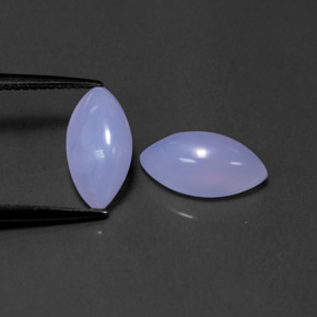 カラットの天然ラベンダーブルーカルセドニー（11.9×6.2 mm・透明）