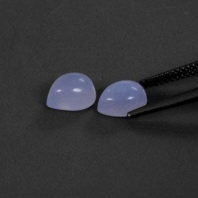 カラットの天然ラベンダーブルーカルセドニー（7.9×6.2 mm・透明）