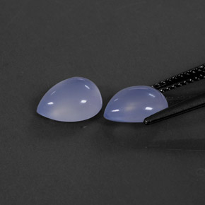 カラットの天然ラベンダーブルーカルセドニー（9×7 mm・透明）