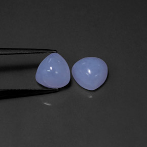 カラットの天然ラベンダーブルーカルセドニー（7.8×7.8 mm・透明）