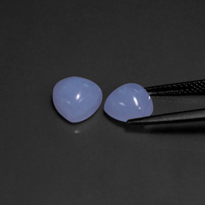 カラットの天然ラベンダーブルーカルセドニー（7.8×7.8 mm・透明）