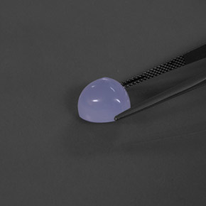 6.77カラットの天然ラベンダーブルーカルセドニー（11.3×11.2 mm・透明）