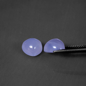 カラットの天然ラベンダーブルーカルセドニー（8.1×8.1 mm・透明）