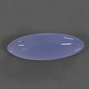 18.80カラットの天然ラベンダーブルーカルセドニー（29.3×9.6 mm・透明）