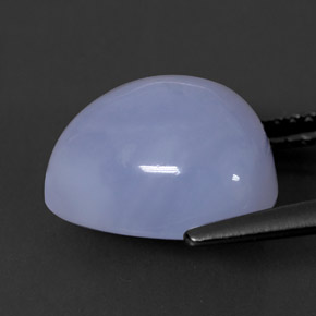 6.67カラットの天然ラベンダーブルーカルセドニー（11.7×11.5 mm・透明）
