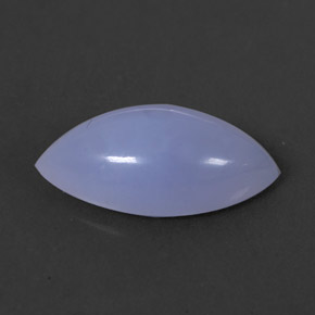 2.95カラットの天然ラベンダーブルーカルセドニー（14.1×7.2 mm・透明）